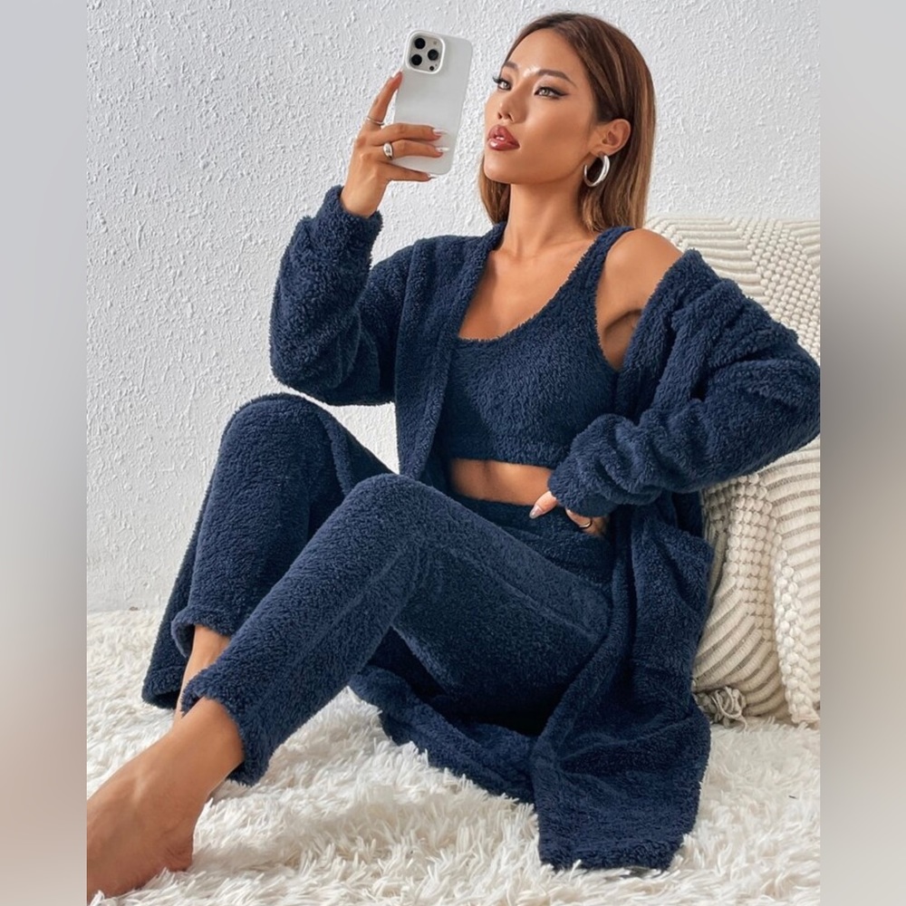 Fuzzy crop tank,pants & coat